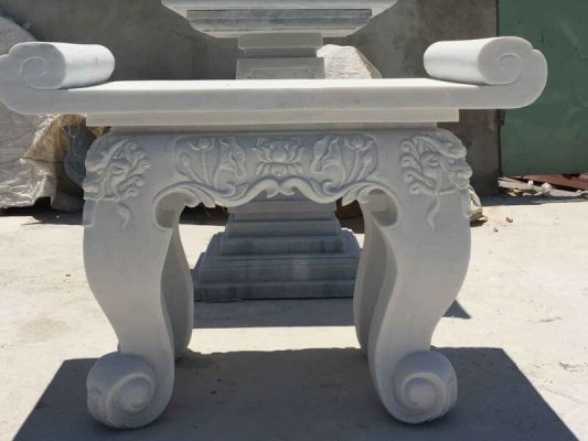 Giá cả và chi phí thi công hiện nay – Có nên làm bàn thờ bằng đá không