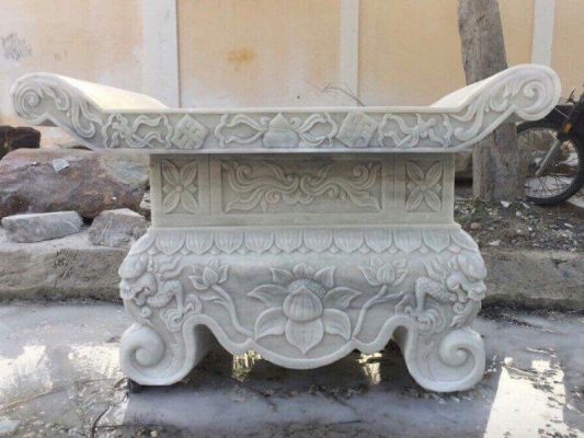 Nhận tư vấn miễn phí về việc “có nên làm bàn thờ bằng đá không” 